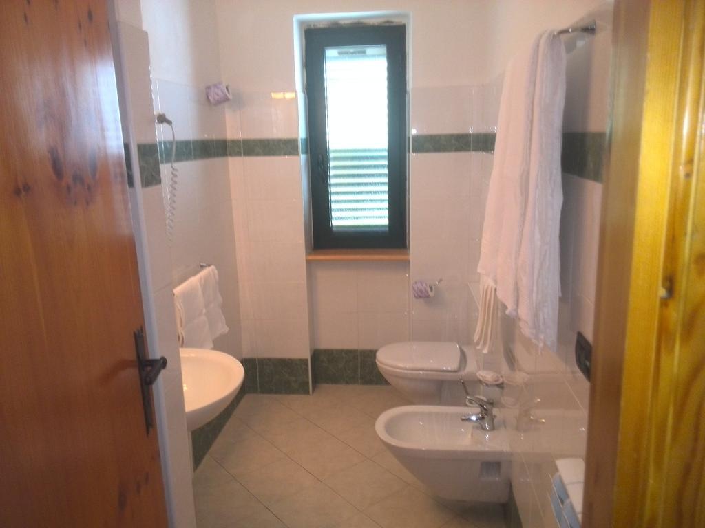 Hotel La Fattoria Camigliatello Silano Camera foto