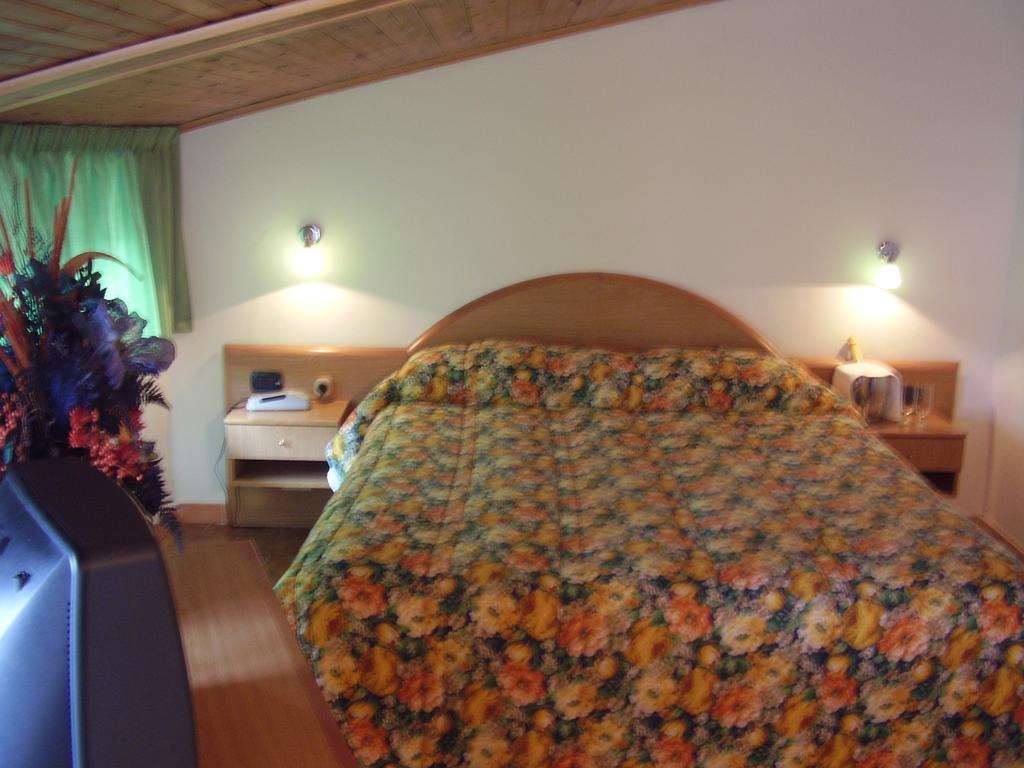 Hotel La Fattoria Camigliatello Silano Camera foto